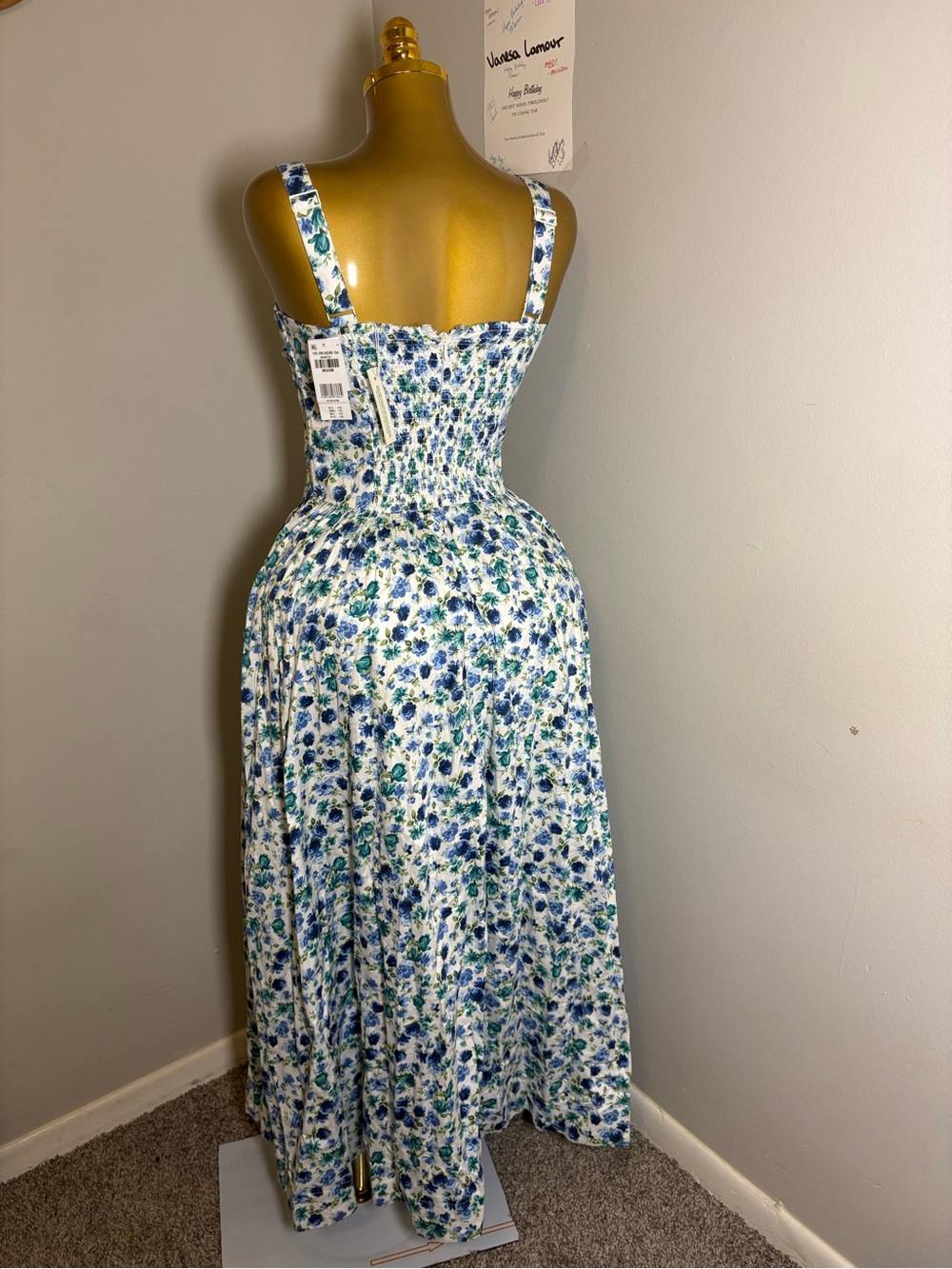 100% Cotton
Bra-Free Dipped-Waist Maxi Dress - Picture 5 of 5